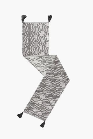 New York Tassel Table Runner