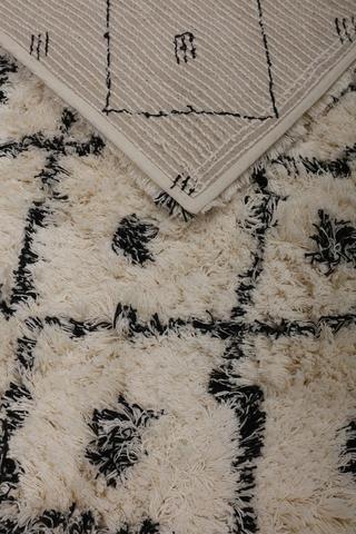 Shaggy Berber Diamond Rug, 120x180cm