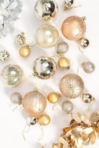 63 Pack Bauble With Carry Case