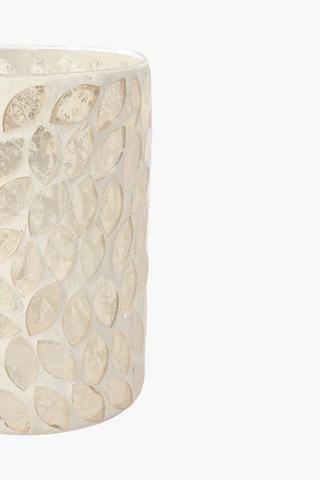 Mae Mosaic Hurricane, Medium