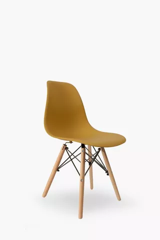 Retro Plastic Chair