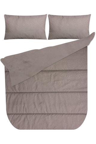 ECO-FRIENDLY EMBOSSED POLYESTER COMFORTER