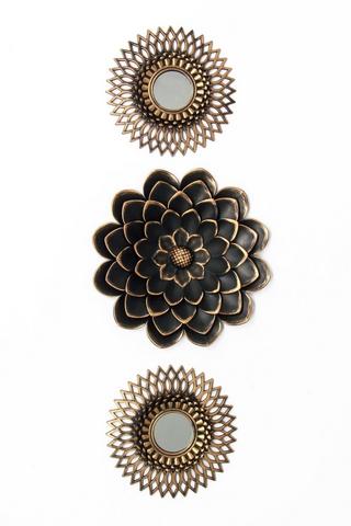 DECORATIVE TRIO FLOWER