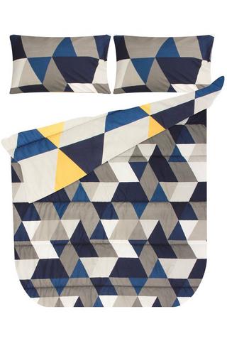 TRIANGLE BOOST POLYESTER COMFORTER