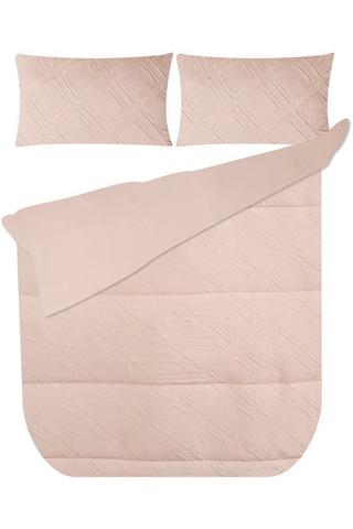 TUFTED POLYESTER COMFORTER