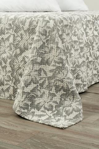 FLORAL VELVET PRINTED POLYESTER QUILT