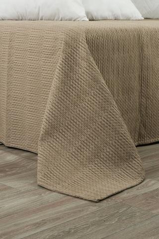 VELVET RIBBED POLYESTER QUILT