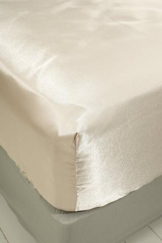 SATIN POLYESTER FITTED SHEET