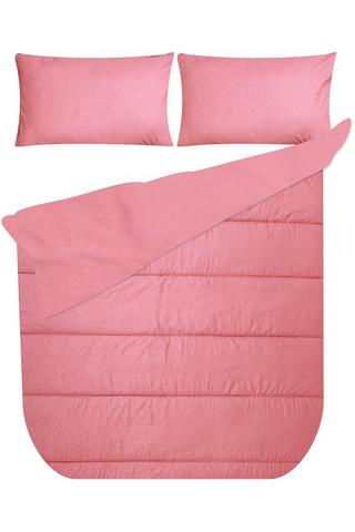 EMBOSSED POLYESTER COMFORTER