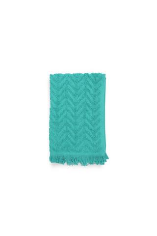 TEXTURED FRINGE GUEST TOWEL