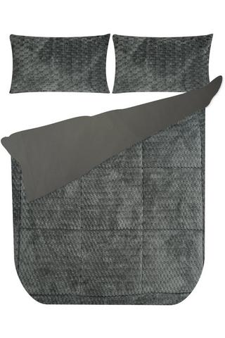 PLUSH WINTER POLYESTER COMFORTER