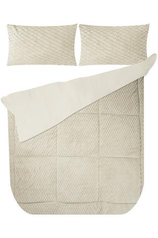 WINTER PLUSH POLYESTER COMFORTER