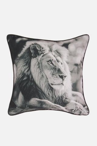 PHOTOGRAPHIC LION PRINTED SCATTER 50X50CM