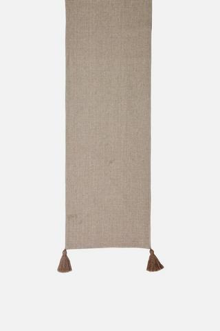 CHUNKY TASSLE TABLE RUNNER