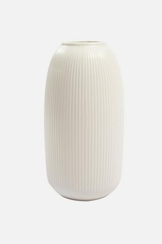 RIBBED DECORATIVE VASE