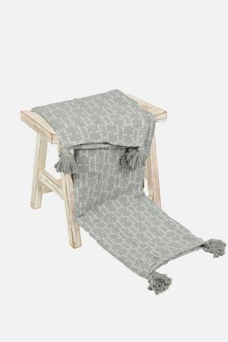 TASSLE GEO THROW 140X180CM