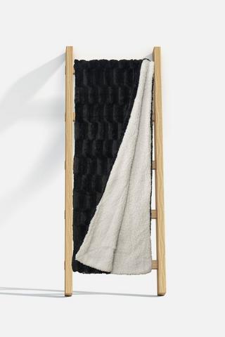 EMBOSSED FAUX FUR BLANKET 150X180CM