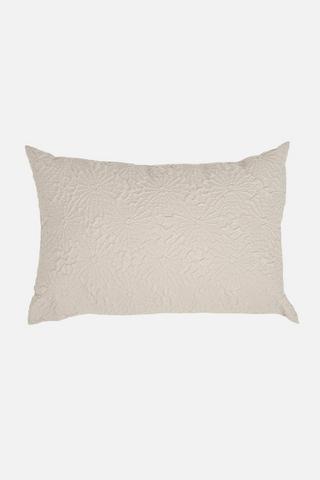 EMBOSSED QUILTED FLORAL SCATTER 40X60CM