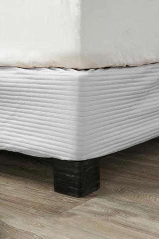 STRIPE QUILTED BASE WRAP