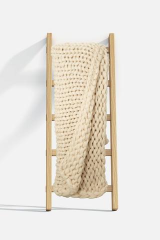 KNITTED OVERLAY BLANKET