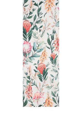 BLOOM PROTEA TABLE RUNNER
