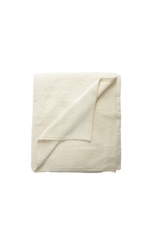 SOFT AND FLUFFY BATH TOWEL