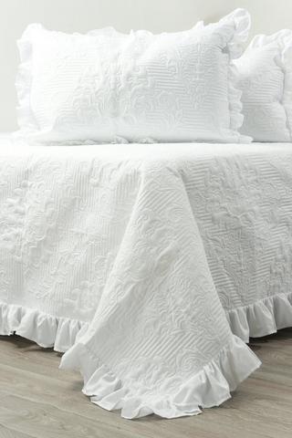 3 PIECE FRILL POLYESTER QUILT SET