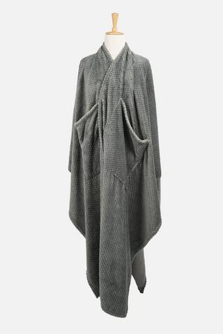 WEARABLE WAFFLE BLANKET