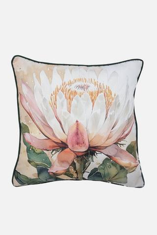 RUSTIC PROTEA SCATTER 50X50CM