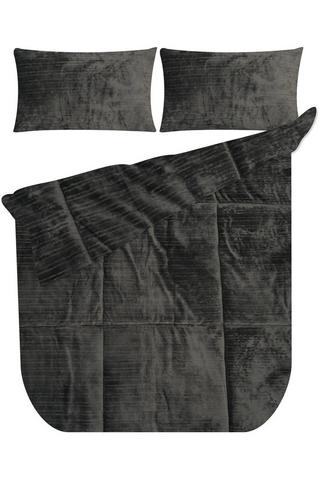 PLUSH RIBBED POLYESTER COMFORTER