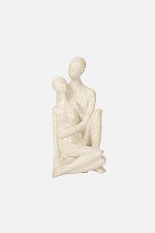 SPECKLE HUGGING COUPLE ORNAMENT