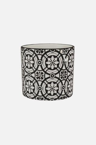 ABSTRACT PLANTER