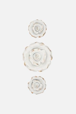 DIMENSIONAL TRIO ROSES WALL ART