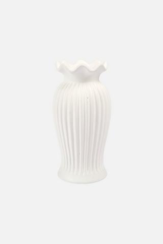 SCALLOP & RIBBED VASE