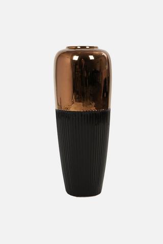 FINLEY RIB DECORATIVE VASE
