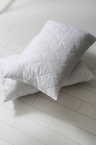 2 PACK QUILTED BALLFIBRE PILLOWS