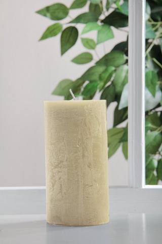 MEDIUM VANILLA SCENTED PILLAR CANDLE