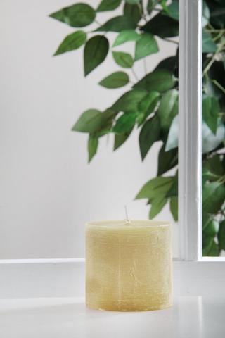 VANILLA SCENTED PILLAR CANDLE