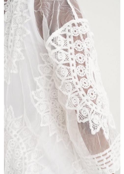 Miladys - Need a pick-me-up? This lace top in classic white will