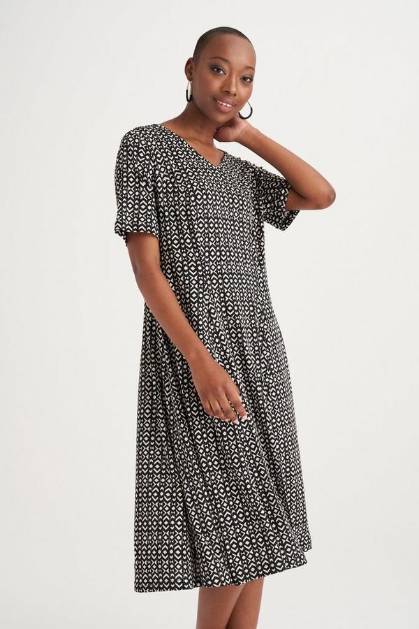 FIT AND FLARE PRINTED DRESS
