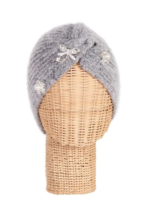 KNIT TURBAN WITH BROOCH