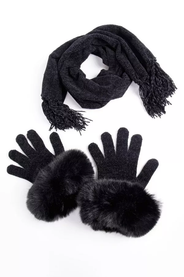 SCARF AND GLOVE SET