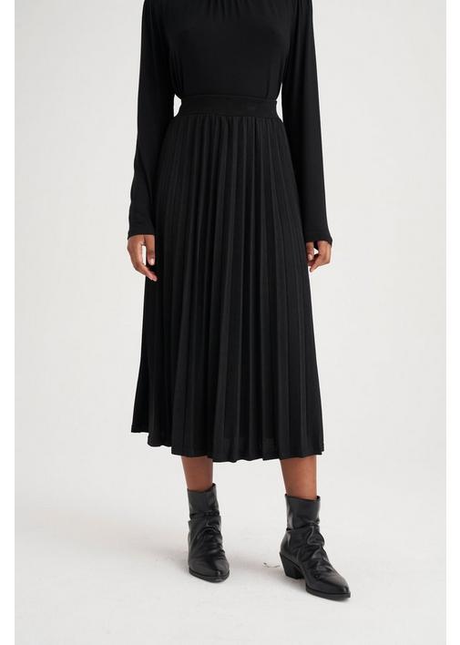 Black pleated formal on sale skirt