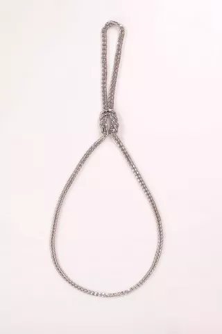 LONG KNOTTED NECKLACE