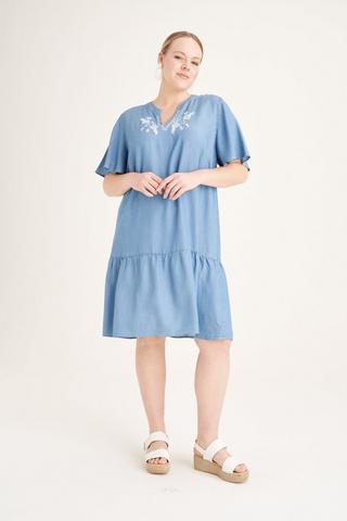 EMBROIDERED DENIM DRESS TIERED