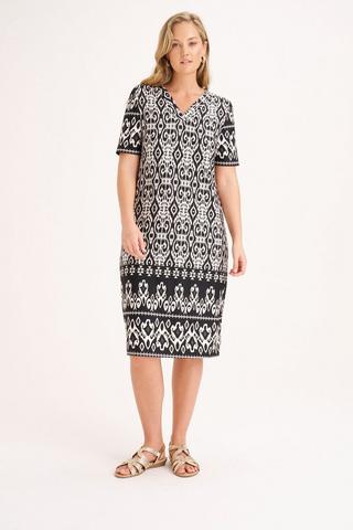 MONOCHROME PRINT SHIFT DRESS