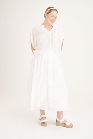SKIRT WITH BUTTON DETAIL WHITE