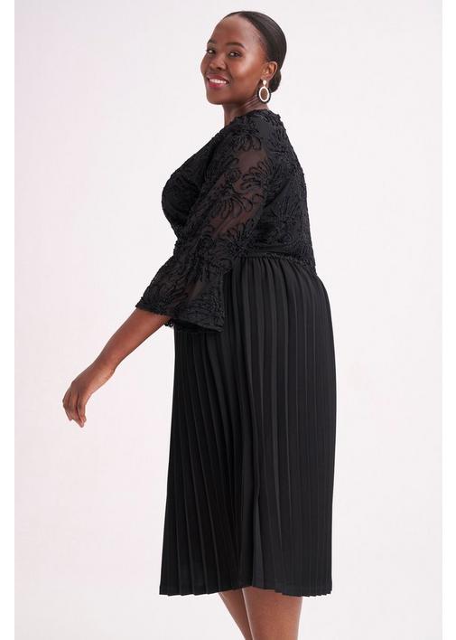 LACE AND PLEAT BLACK DRESS - 3XL - Black