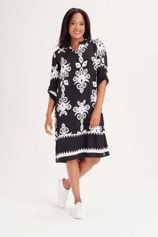 MONOCHROME PRINT SHIFT DRESS