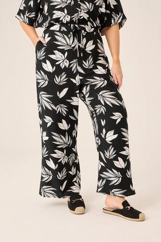 MONOCHROME FLORAL PRINT PANTS